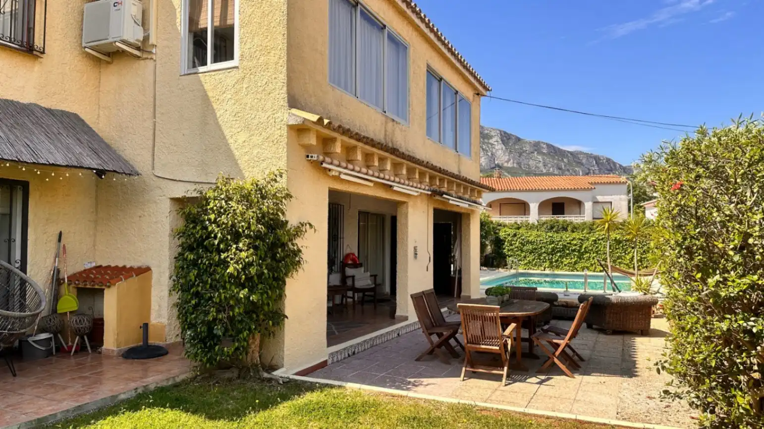 Detached house with pool for sale in El Montgó, imagen 10
