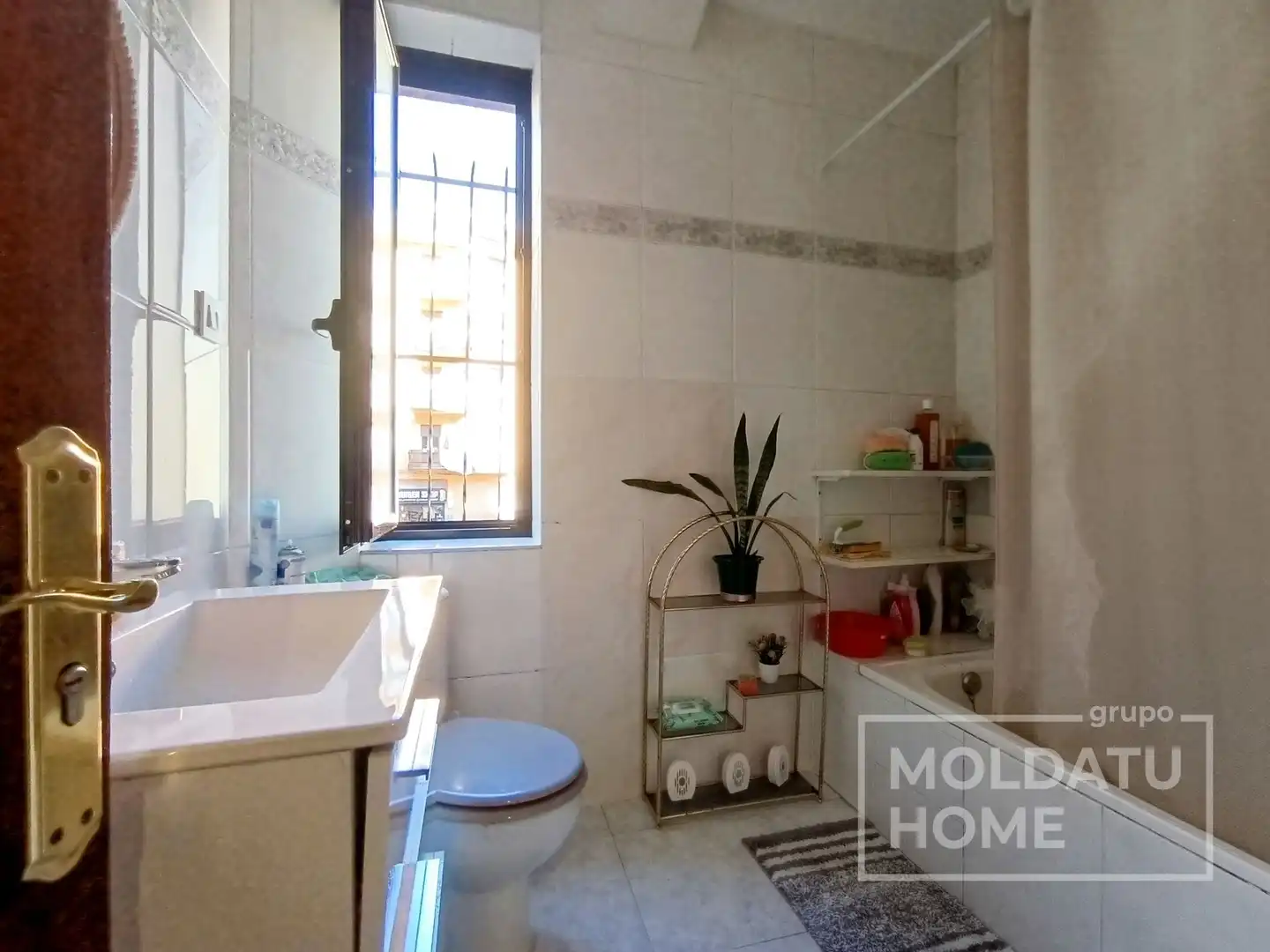 Bathroom of Flat for sale in Irun   with Furnished