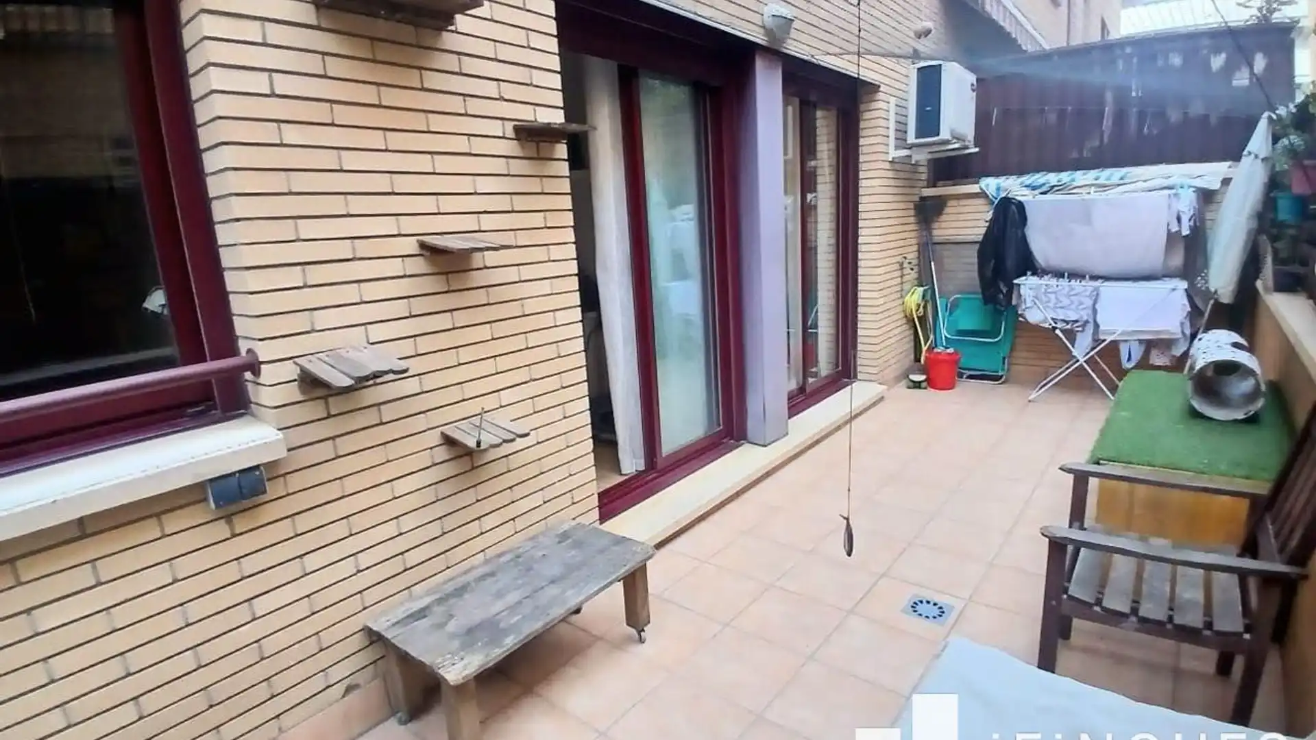 Vista exterior de Planta baixa en venda en Sabadell amb Aire condicionat, Calefacció i Parquet