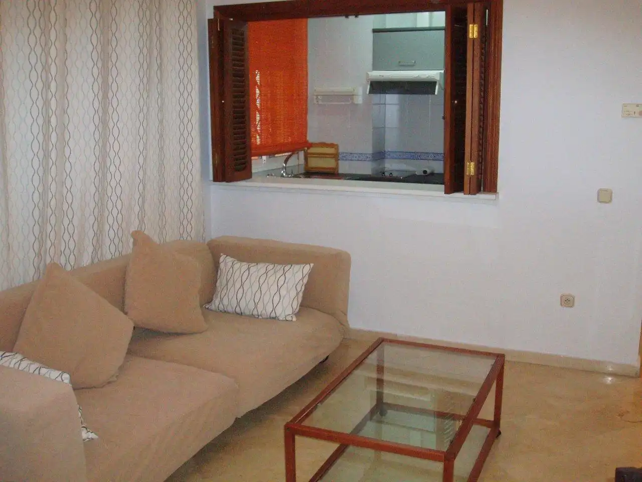 Sala de estar de Apartamento de alquiler en Sevilla con Aire acondicionado, Calefacción y Horno