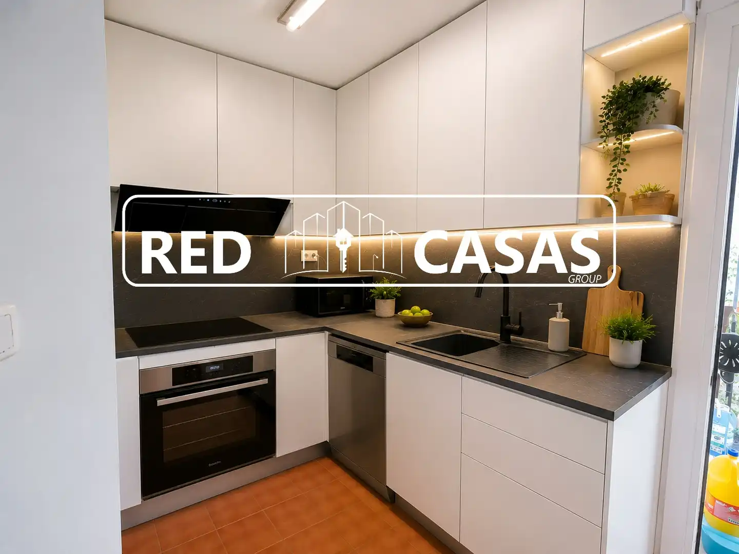 Cocina de Piso en venta en L'Hospitalet de Llobregat con Balcón