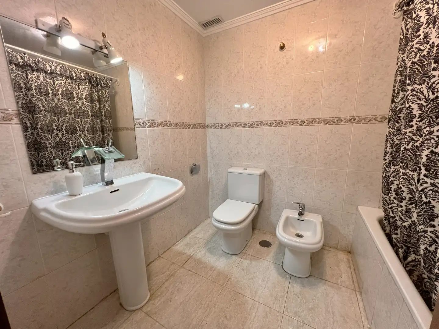 Bany de Apartament en venda en Mijas amb Aire condicionat i Piscina comunitària