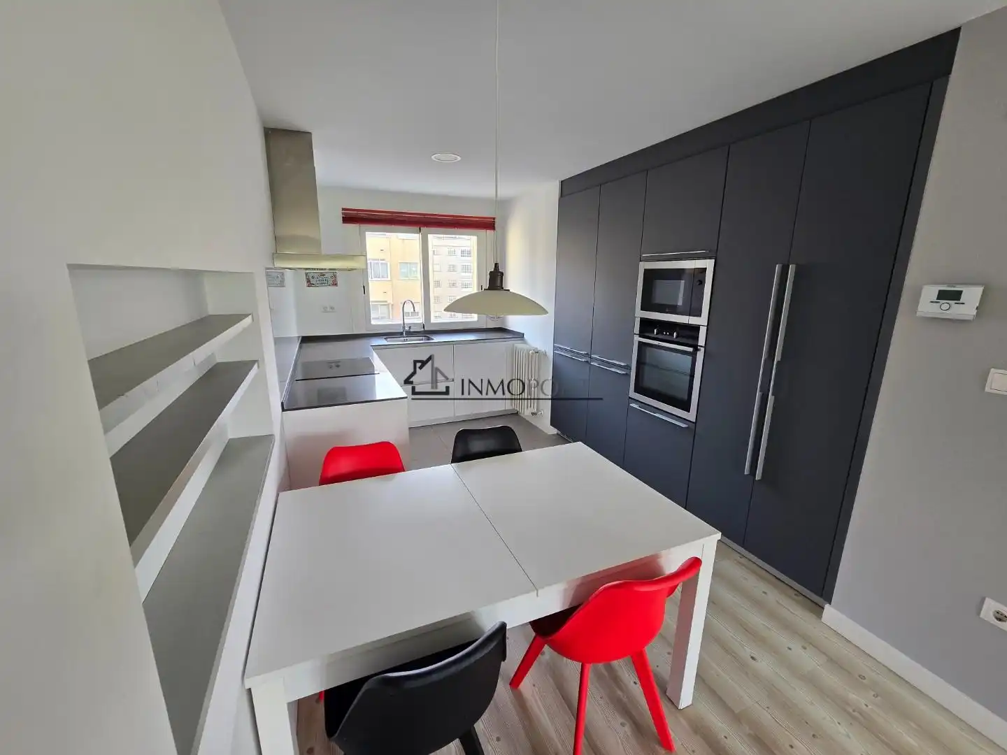 Cocina de Piso en venta en Pontevedra Capital  con Calefacción, Horno y Lavadora