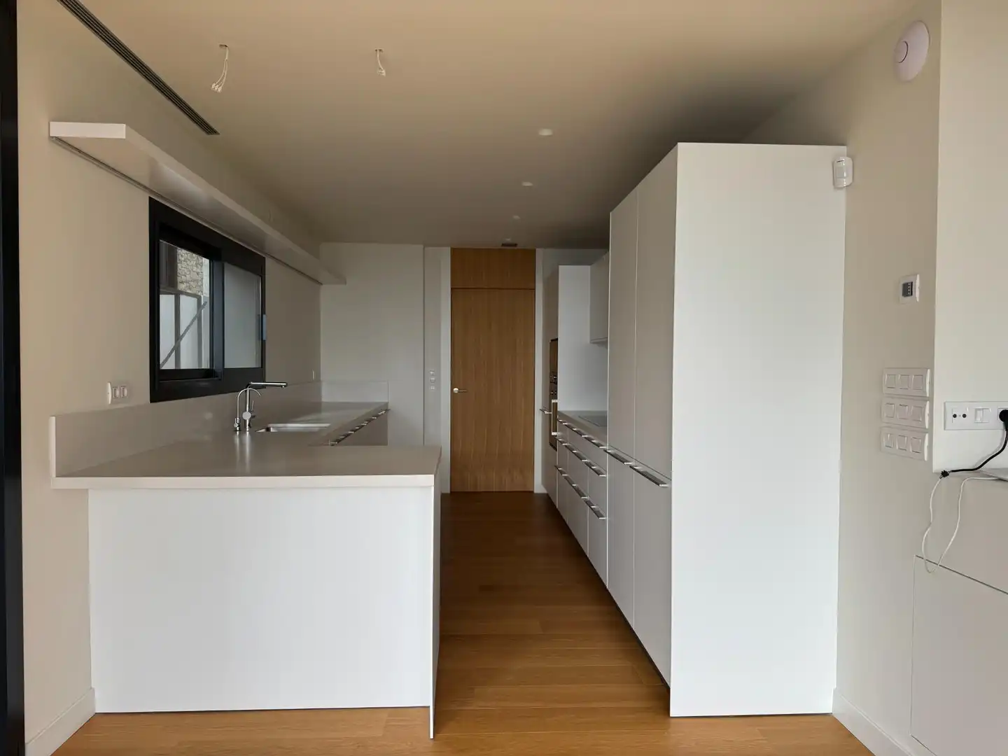 Cocina de Casa o chalet en venta en Barcelona con Aire acondicionado, Calefacción y Jardín privado