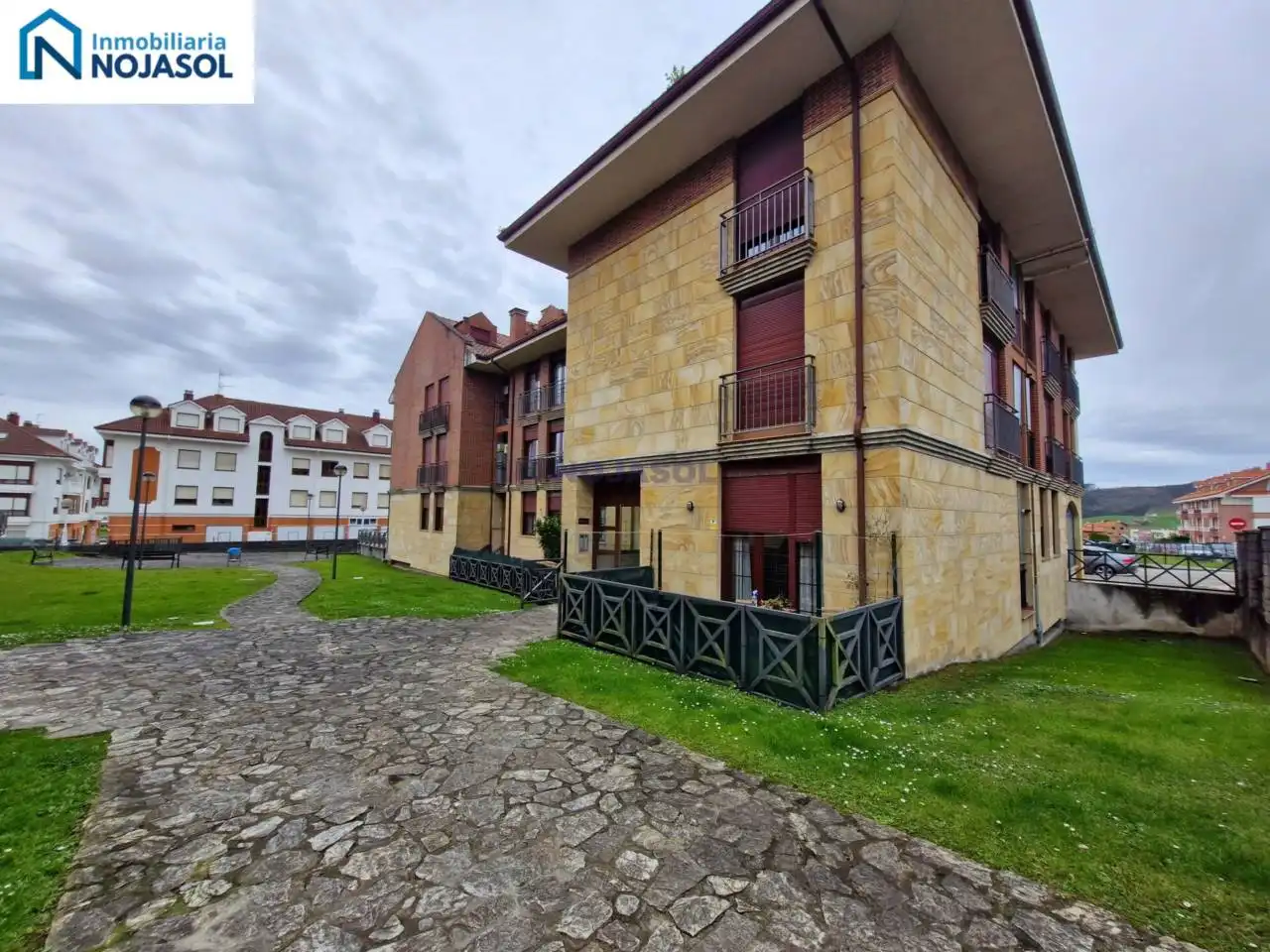 Vista exterior de Apartamento en venta en Meruelo con Calefacción, Amueblado y Balcón