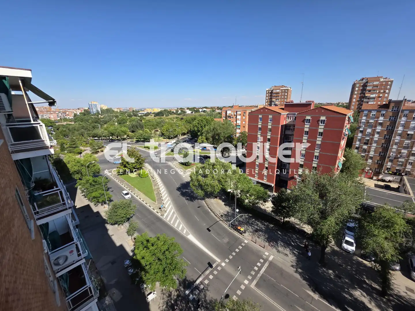 Exterior view of Flat for rent in Madrid  with Air Conditioner, Parquet flooring and Terrace
