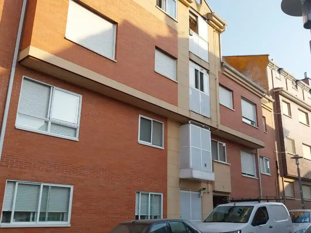 Vista exterior de Ático en venta en Cistérniga con Parquet y Trastero