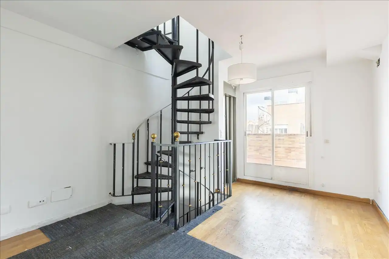 Dúplex en venta en  Madrid Capital con Terraza