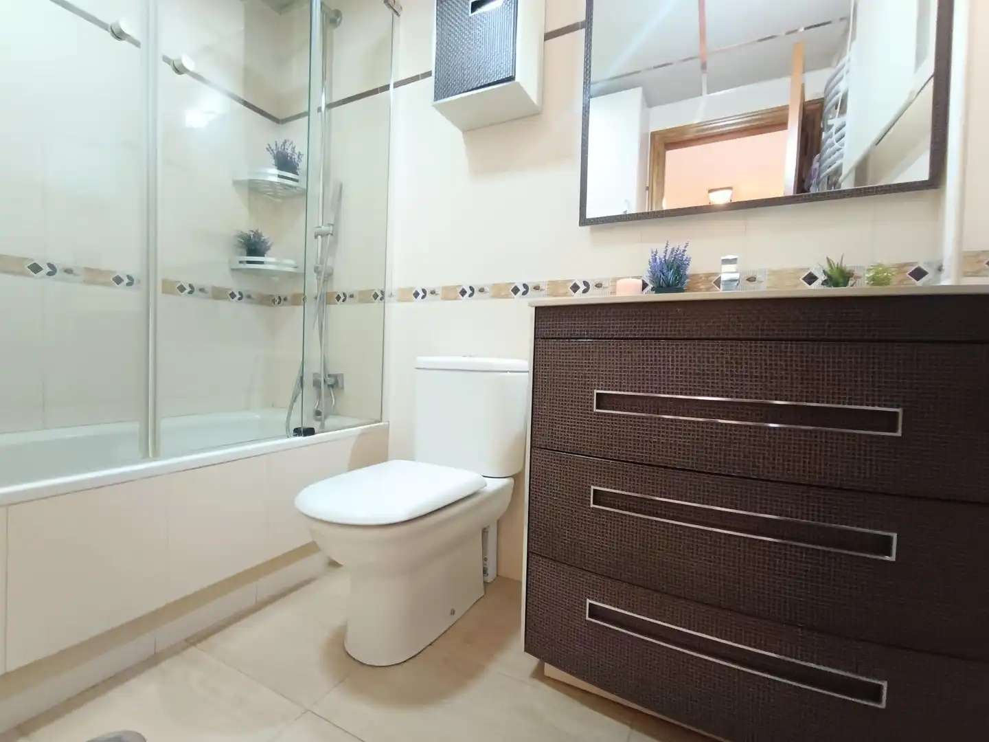 Badezimmer von Erdgeschoss zum Verkauf in Casco Urbano