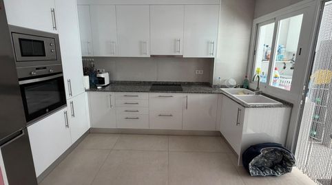 Planta baja en venta con 4 habitaciones, vestidor, 2 baños, cocina, salóncomedor, lavadero, barbacoa, trastero, terraza y jardín e, imagen 3
