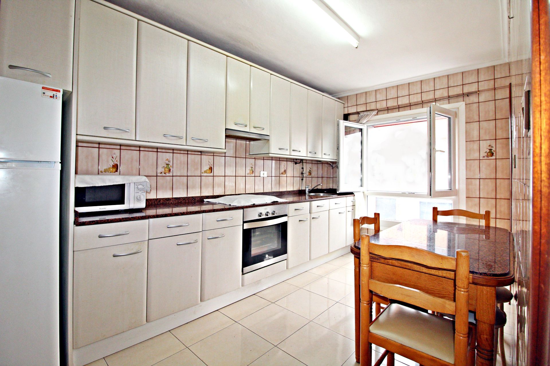 Kitchen of Flat for sale in Gijón   with Terrace and Oven