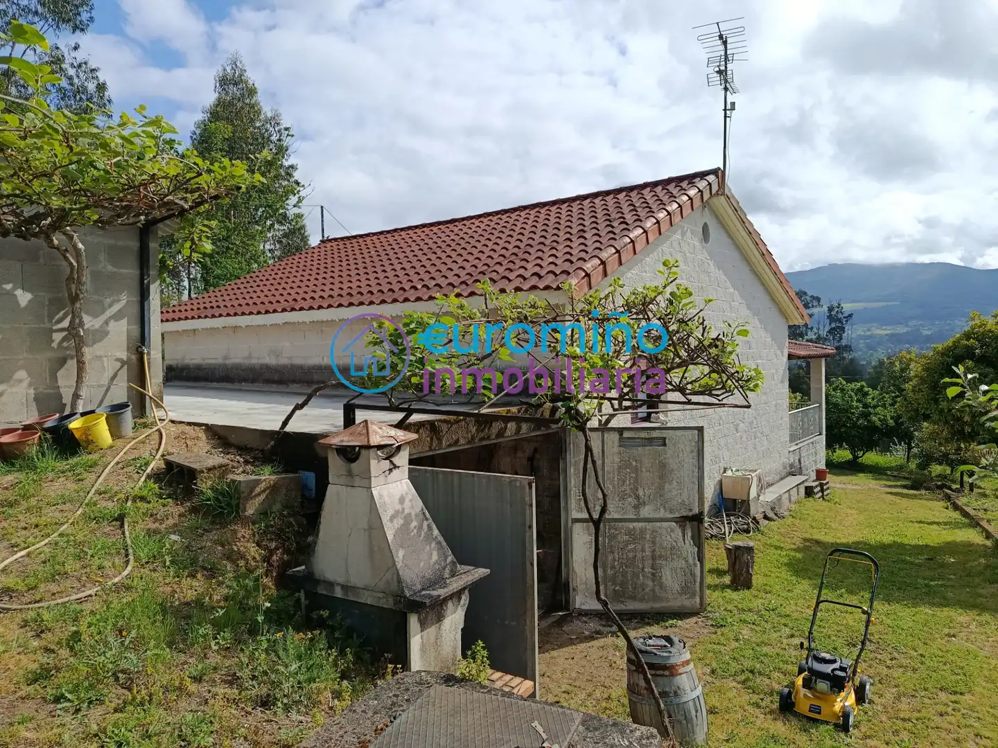 Vista exterior de Casa o chalet en venta en Salvaterra de Miño con Jardín privado, Terraza y Trastero