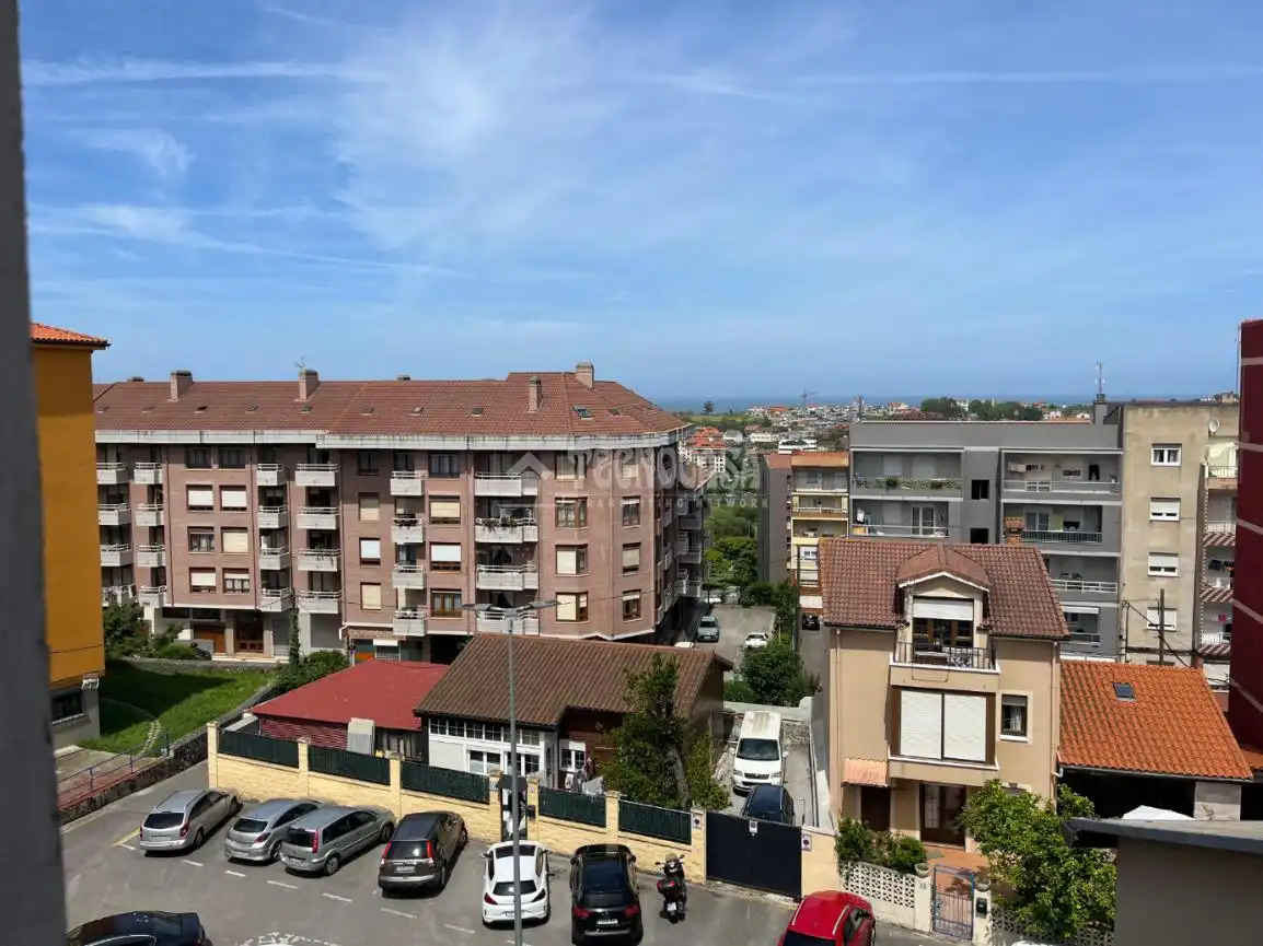 Vista exterior de Piso en venta en Santander