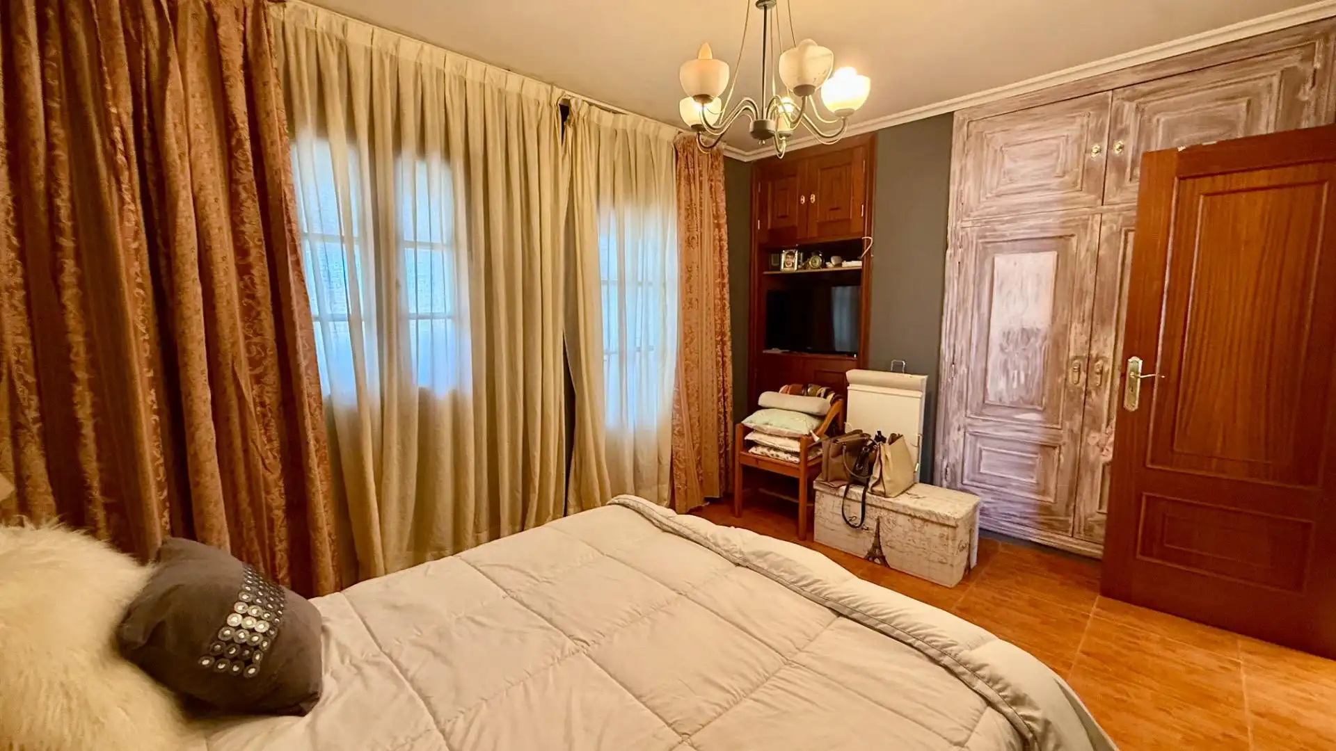 Dormitori de Casa o xalet en venda en O Carballiño   amb Calefacció, Jardí privat i Terrassa