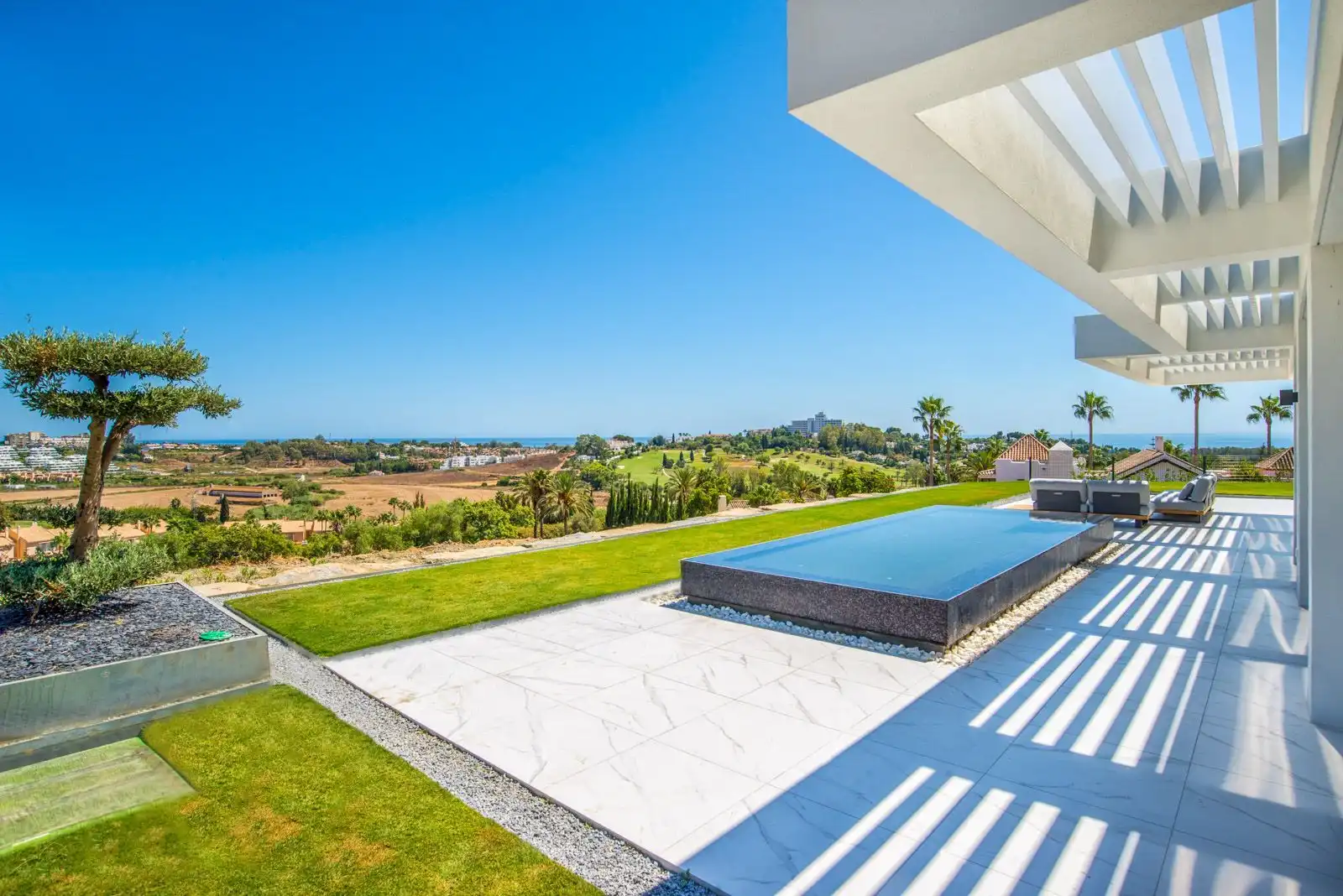 Piso con piscina en venta en Estepona Pueblo, imagen 10