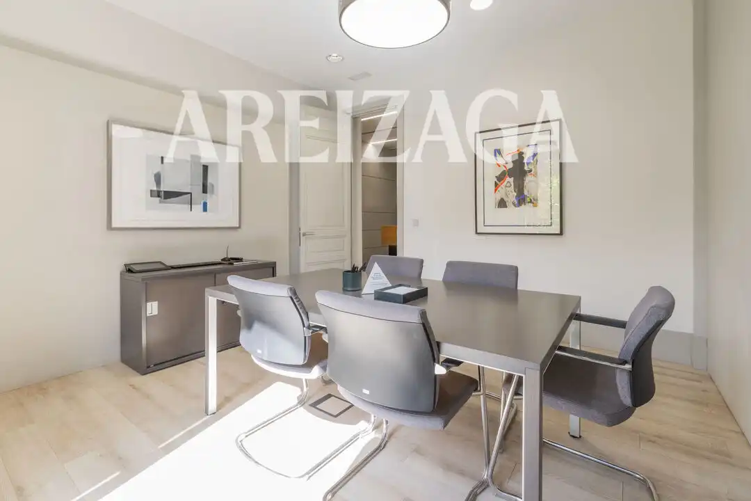 Schlafzimmer von Büro zur Miete in Donostia - San Sebastián  mit Klimaanlage