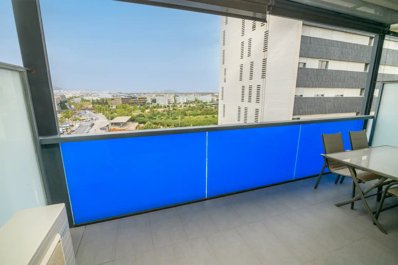 Terraza de Piso en venta en Viladecans con Aire acondicionado, Calefacción y Jardín privado