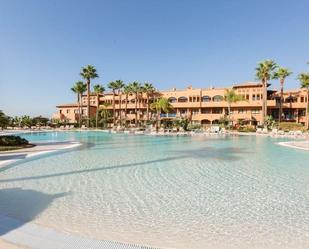 Piscina de Apartament en venda en Estepona amb Aire condicionat, Terrassa i Piscina