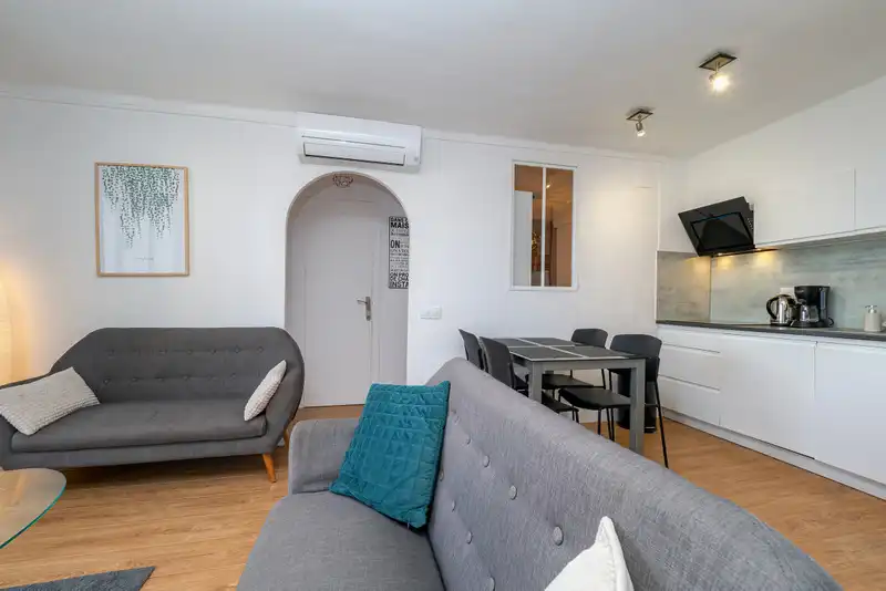 Sala d'estar de Pis en venda en Empuriabrava amb Piscina