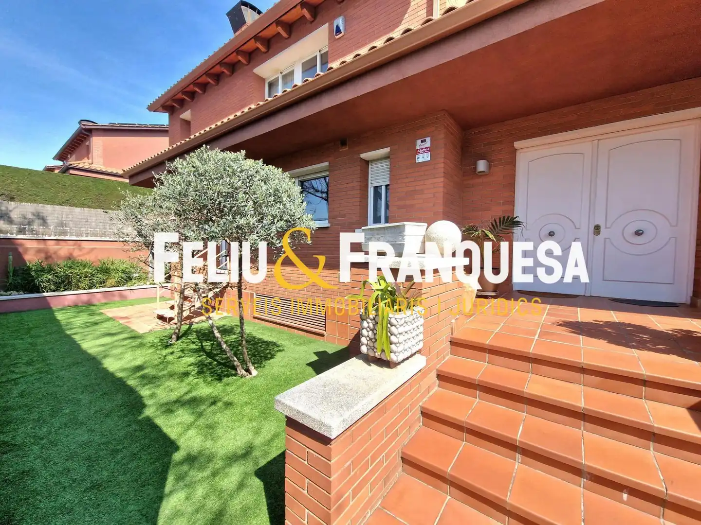 Exterior view of Houses for sale in Sant Cugat del Vallès  with Heating, Private garden and Terrace