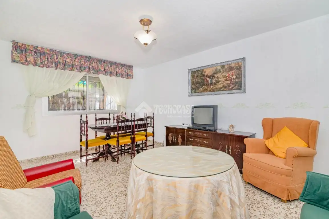 Sala d'estar de Casa adosada en venda en Armilla amb Jardí privat, Terrassa i Balcó