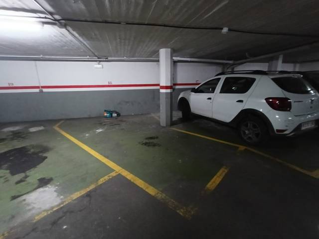Garaje en Venta en Calle Santa Albina en La Teixonera