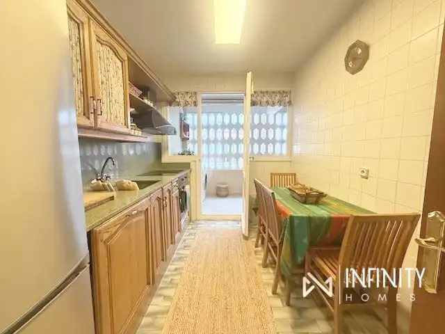 Kitchen of Flat for rent in Getxo   with Heating