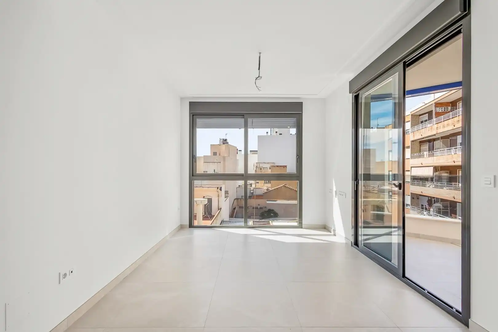 Terrasse von Wohnung zum Verkauf in Torrevieja mit Klimaanlage, Heizung und Terrasse