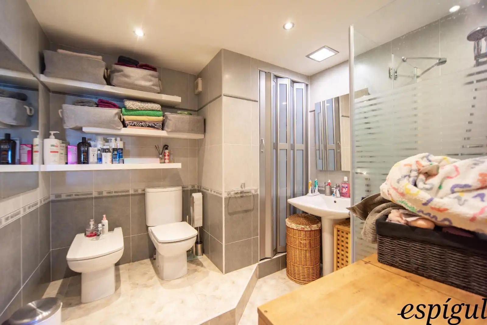 Flat for sale in Corunya, Sant Narcís