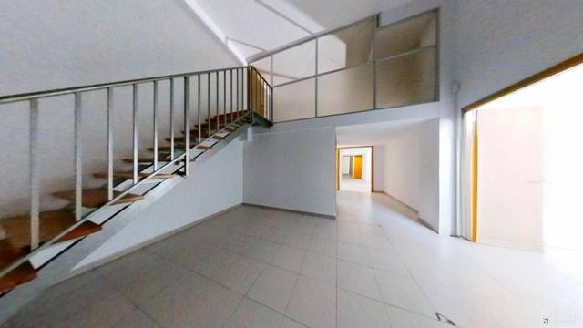 Local comercial en Alquiler en  ANSELM CLAVE, D' en Montserrat - El Passeig