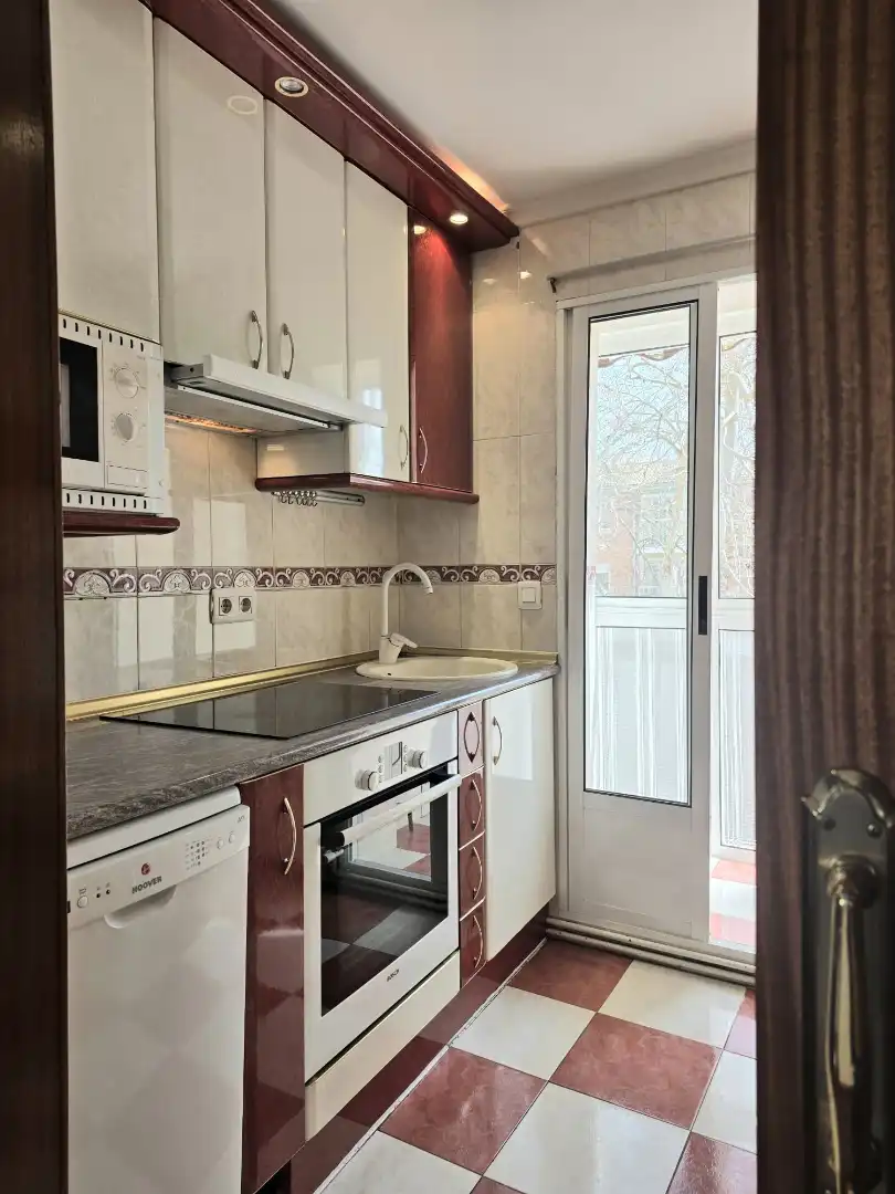 Kitchen of Flat for sale in Valladolid  with Heating, Terrace and Oven