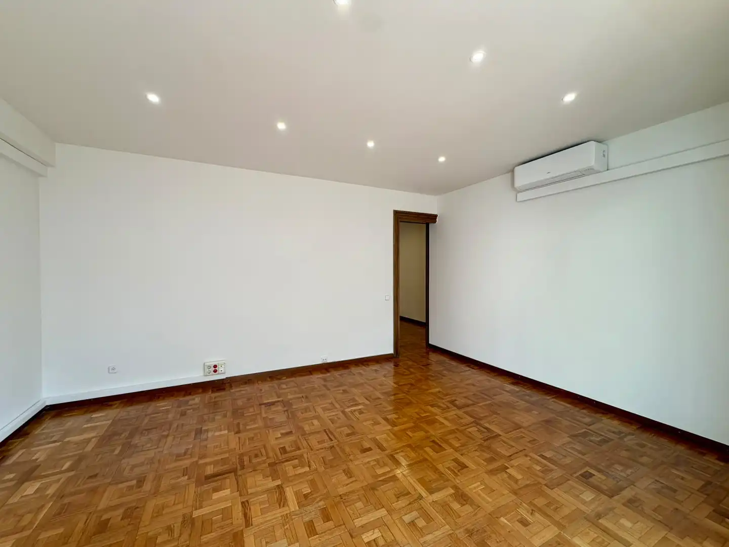 Office space with lift to rent in Carrer de Balmes 181, imagen 5