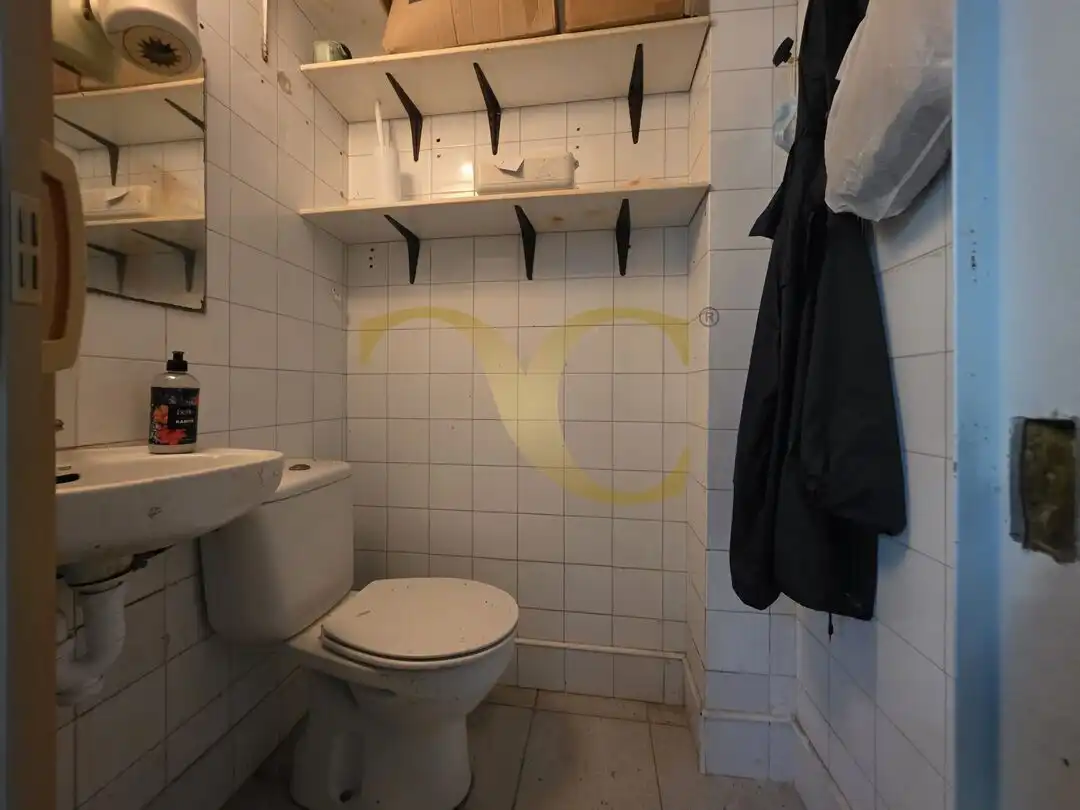 Bathroom of Commercial properties for rent in Gijón 