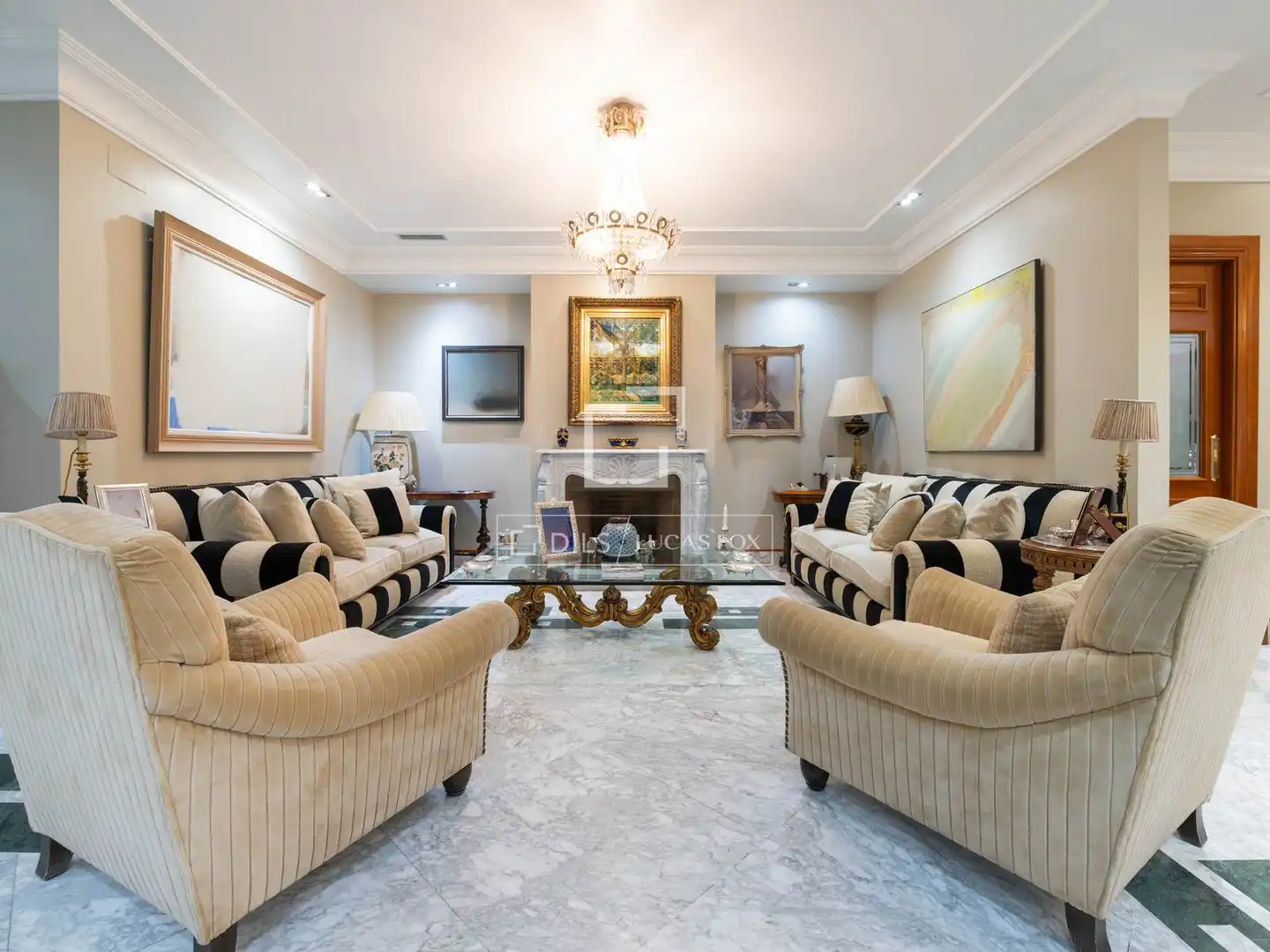 Sala d'estar de Casa o xalet en venda en Madrid amb Aire condicionat, Calefacció i Jardí privat