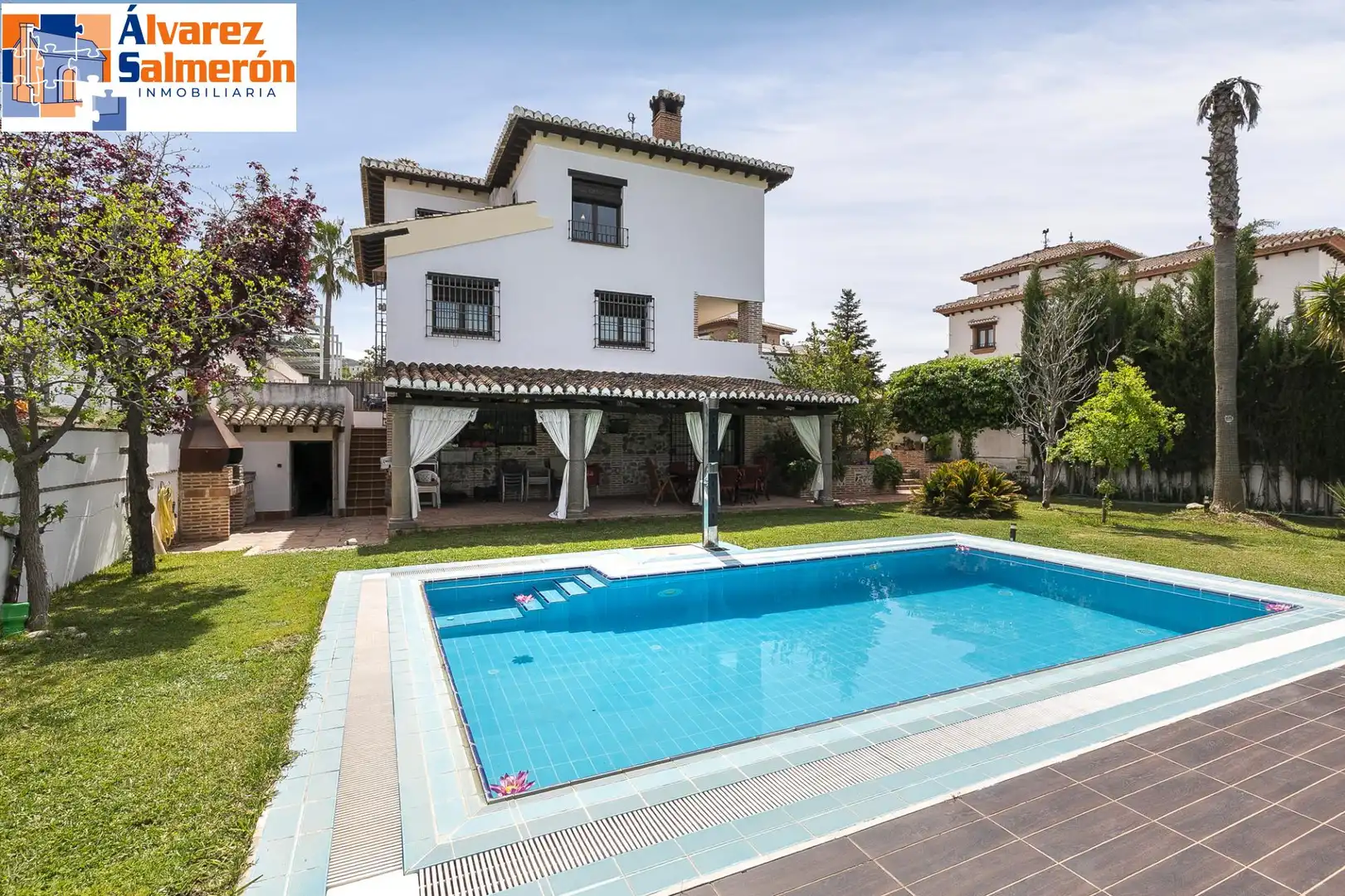 Jardín de Casa o chalet en venta en La Zubia con Aire acondicionado, Calefacción y Jardín privado