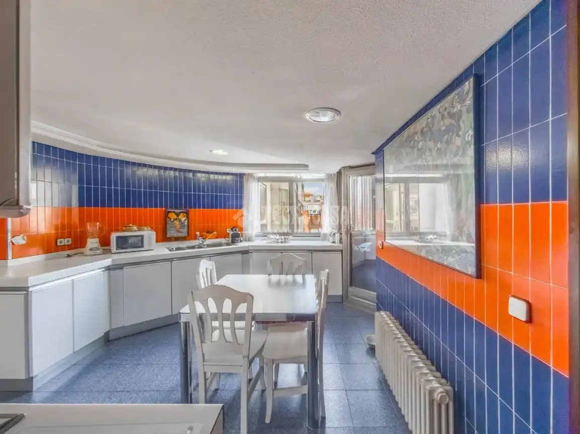 Küche von Wohnung zum Verkauf in Madrid mit Heizung, Terrasse und Abstellraum