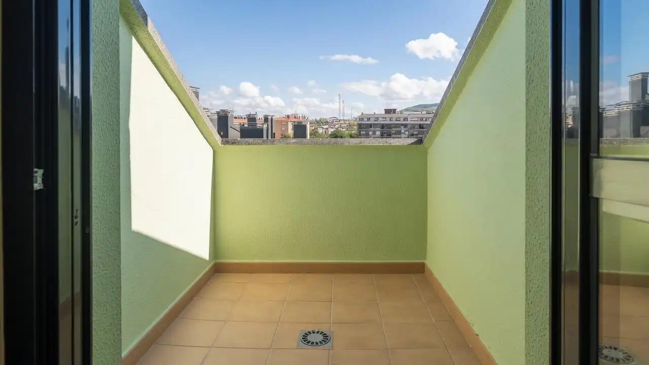 Terraza de Piso en venta en Siero con Calefacción y Balcón