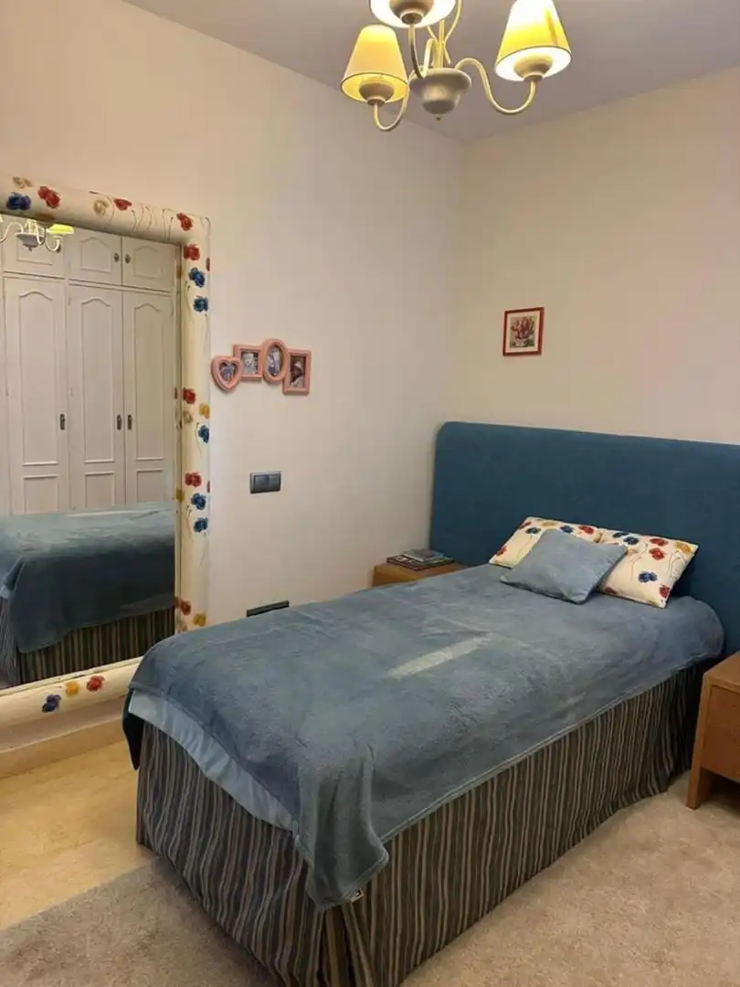 Dormitori de Casa o xalet de lloguer en Estepona amb Aire condicionat, Jardí privat i Terrassa