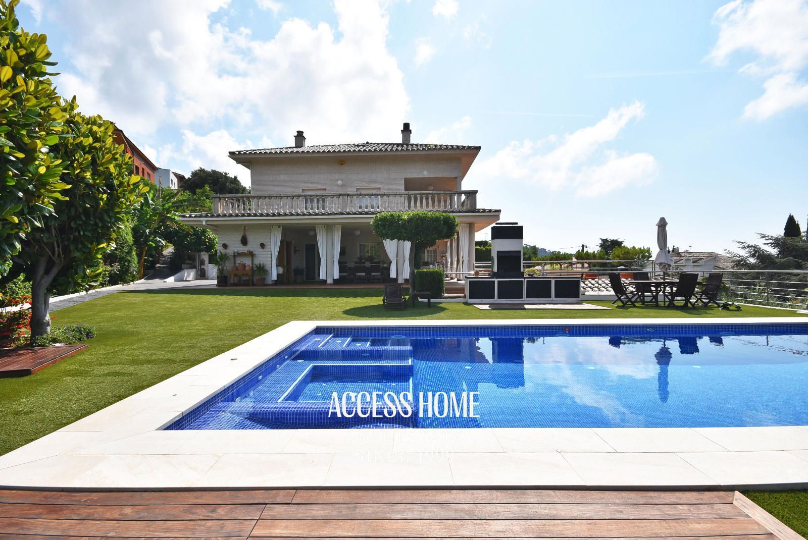 Vista exterior de Casa o chalet en venta en Alella con Trastero, Piscina y Amueblado