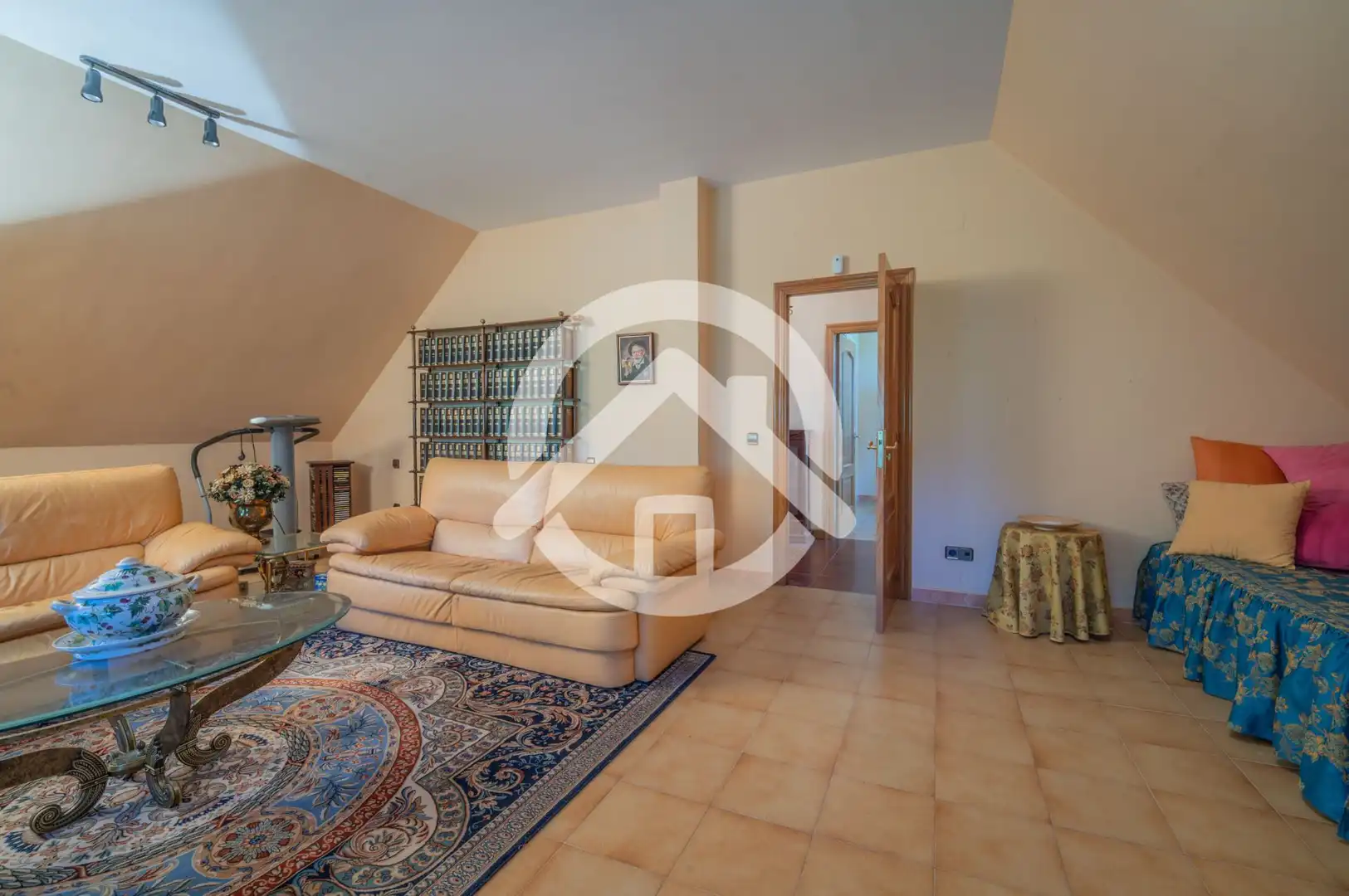 Sala d'estar de Casa o xalet en venda en Campo Real amb Aire condicionat, Calefacció i Jardí privat