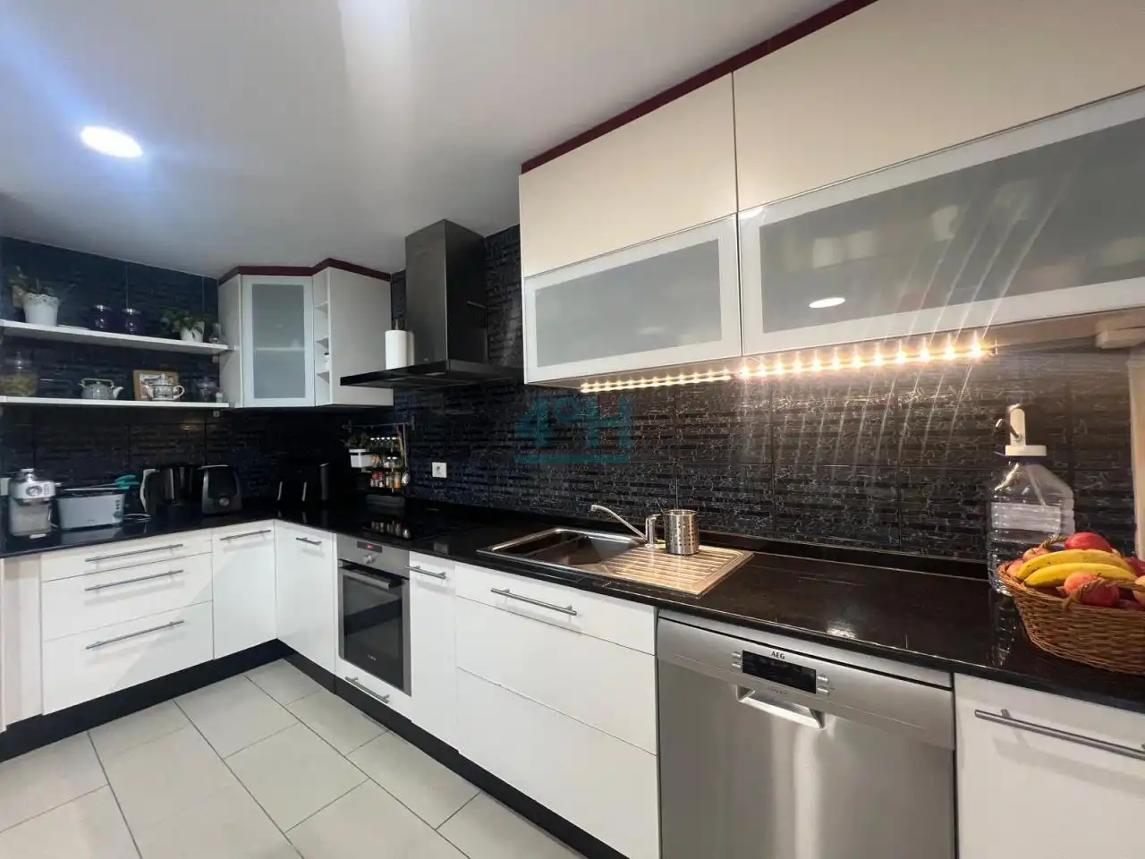 Cocina de Casa adosada en venta en Ourense Capital  con Calefacción, Jardín privado y Parquet