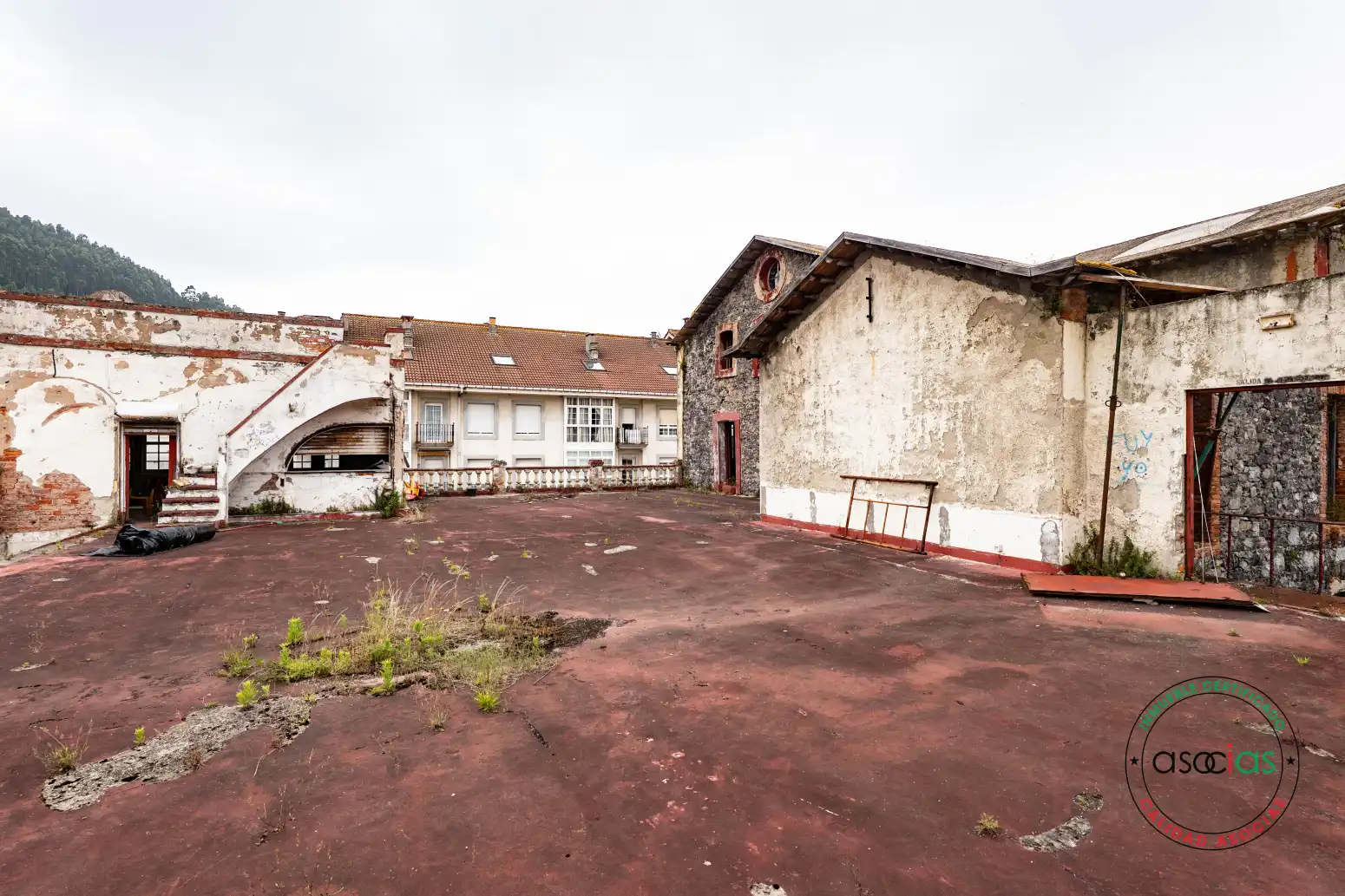 Vista exterior de Edificio en venta en Soto del Barco