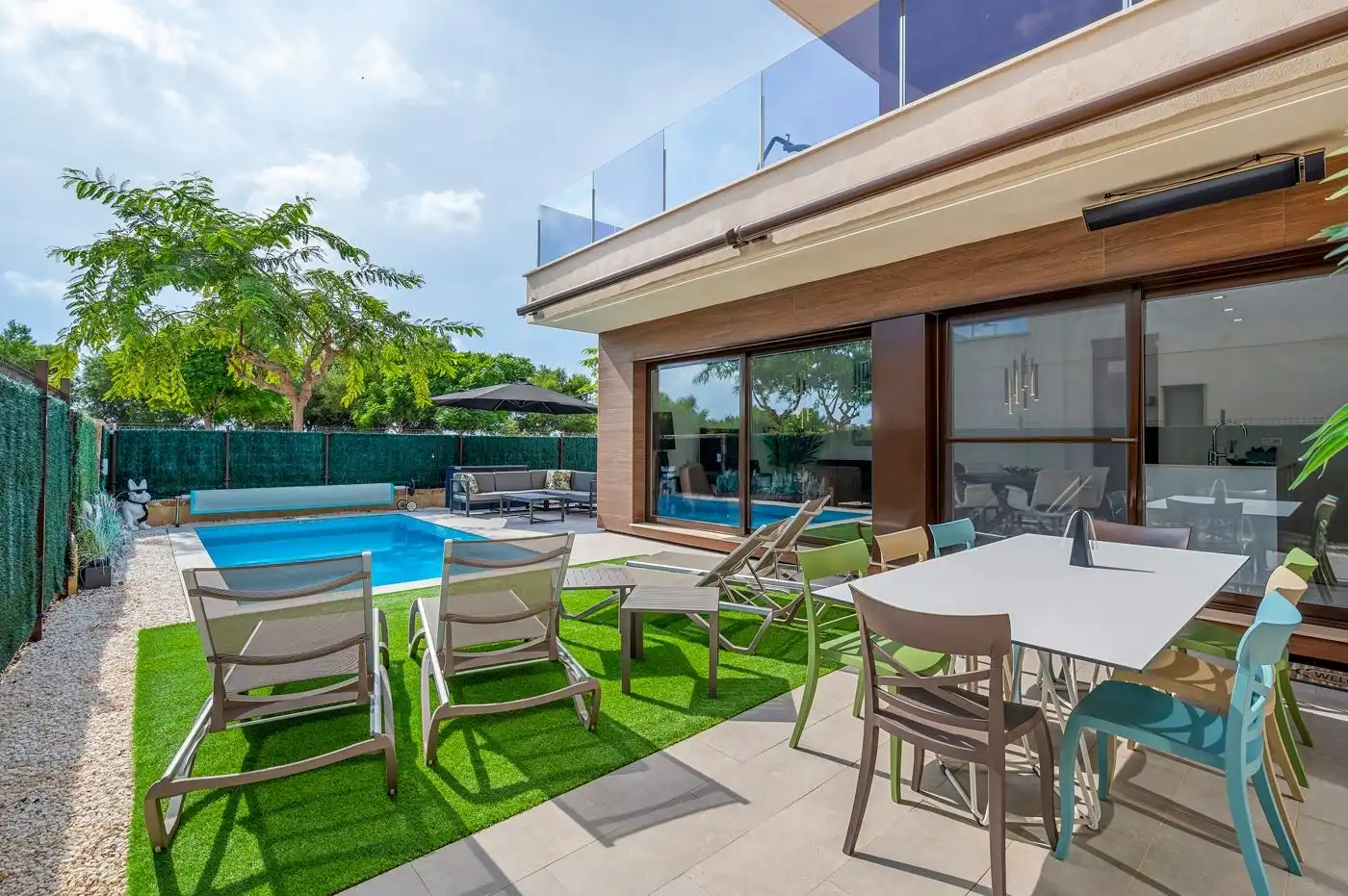 Villa con piscina in vendita a Calle Avenida Mar