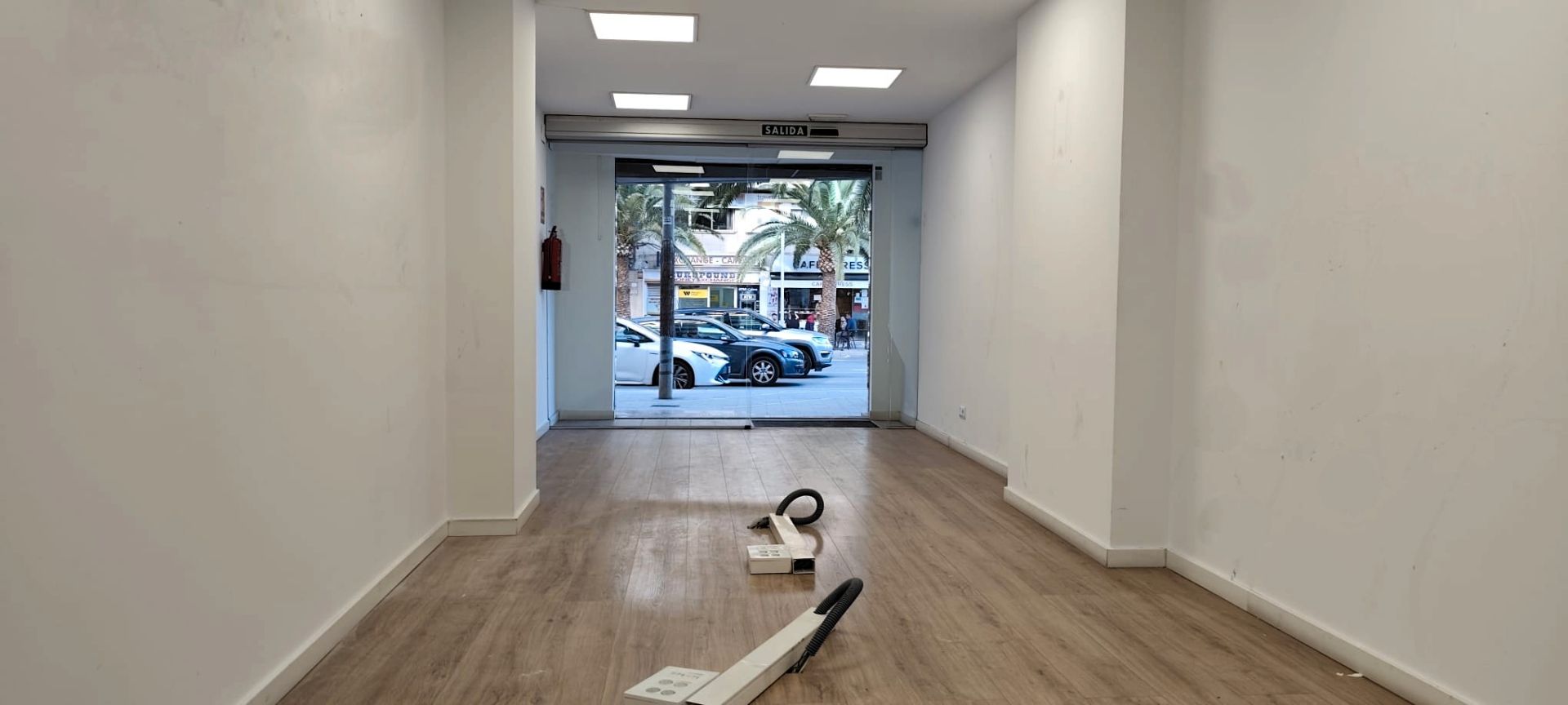 Local de alquiler en Avenida de la Estación, Ensanche - Diputación, Centro