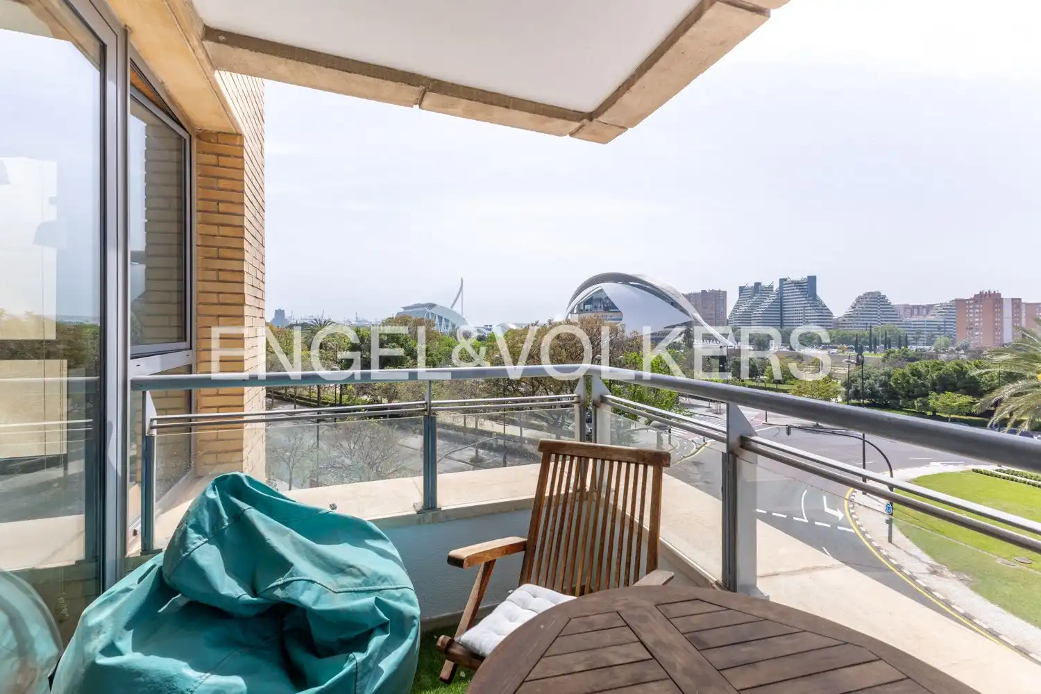 Terrassa de Pis de lloguer en  Valencia Capital amb Aire condicionat, Calefacció i Jardí privat