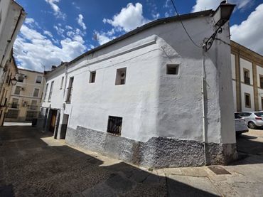 Xalet amb balcó en venda a Miralvalle - Av. Virgen del Puerto - La Data