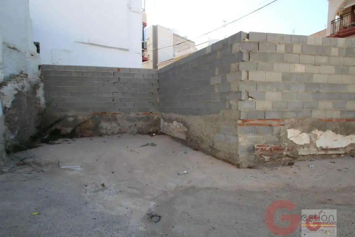 Terrenos y solares en venta en Motril  ciudad, imagen 2