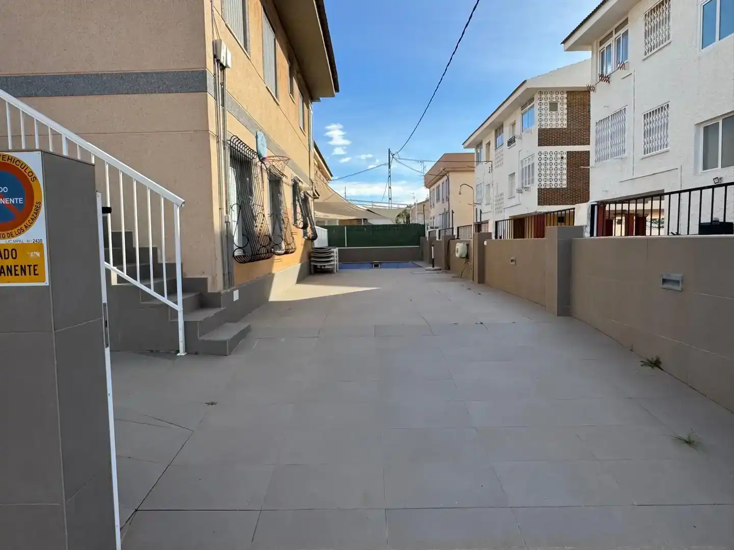 Parkplatz von Wohnungen zum Verkauf in Los Alcázares mit Klimaanlage, Schwimmbad und Balkon