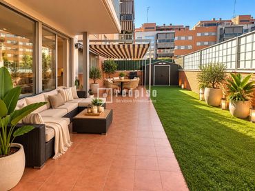Flat with pool for sale in Planeta Saturno