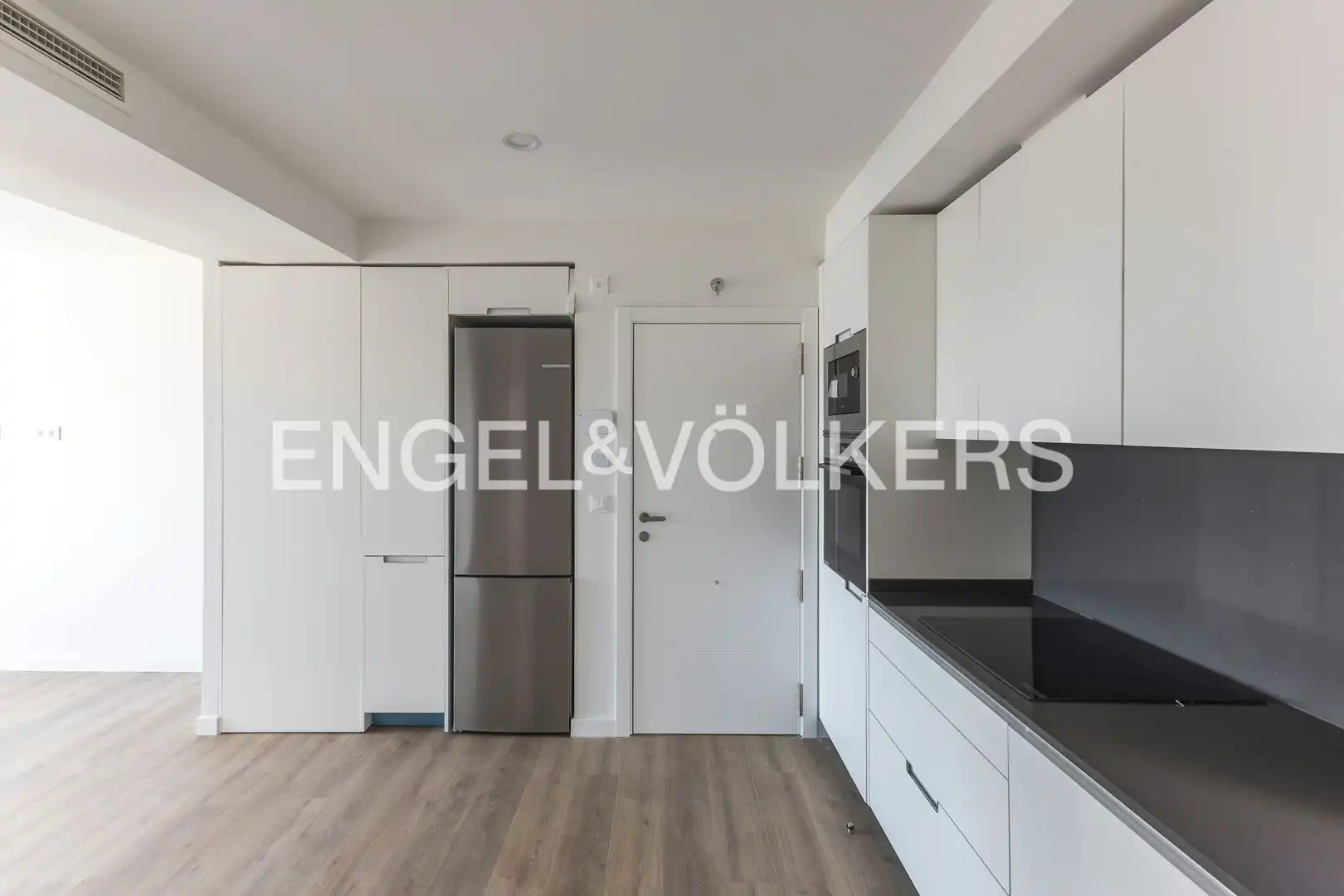 Cocina de Piso de alquiler en Madrid con Aire acondicionado, Calefacción y Jardín privado